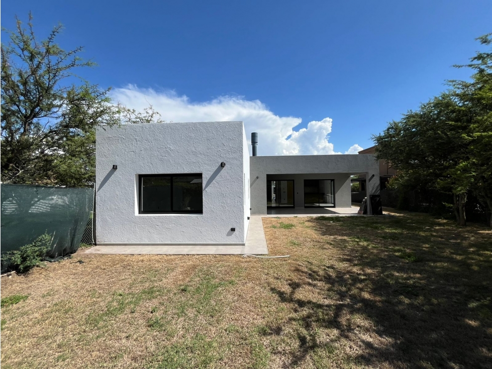 VENTA CASA A ESTRENAR 02 DORMITORIOS BARRIO LAS CAÑITAS - 4