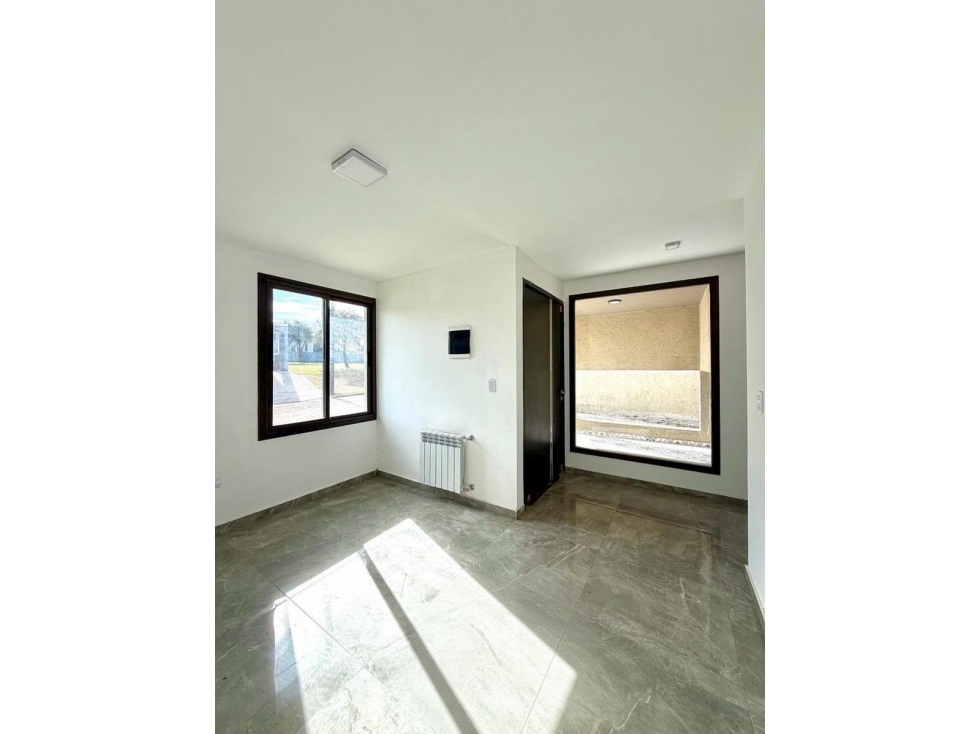 VENTA CASA DE CATEGORIA A ESTRENAR 3 DORMITORIOS TEJAS 4 MALAGUEÑO — foto 4