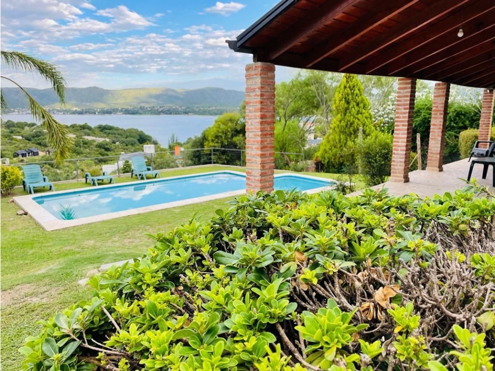 VENTA CASA 4 DORMITORIOS CON PILETA VILLA DEL LAGO CARLOS PAZ