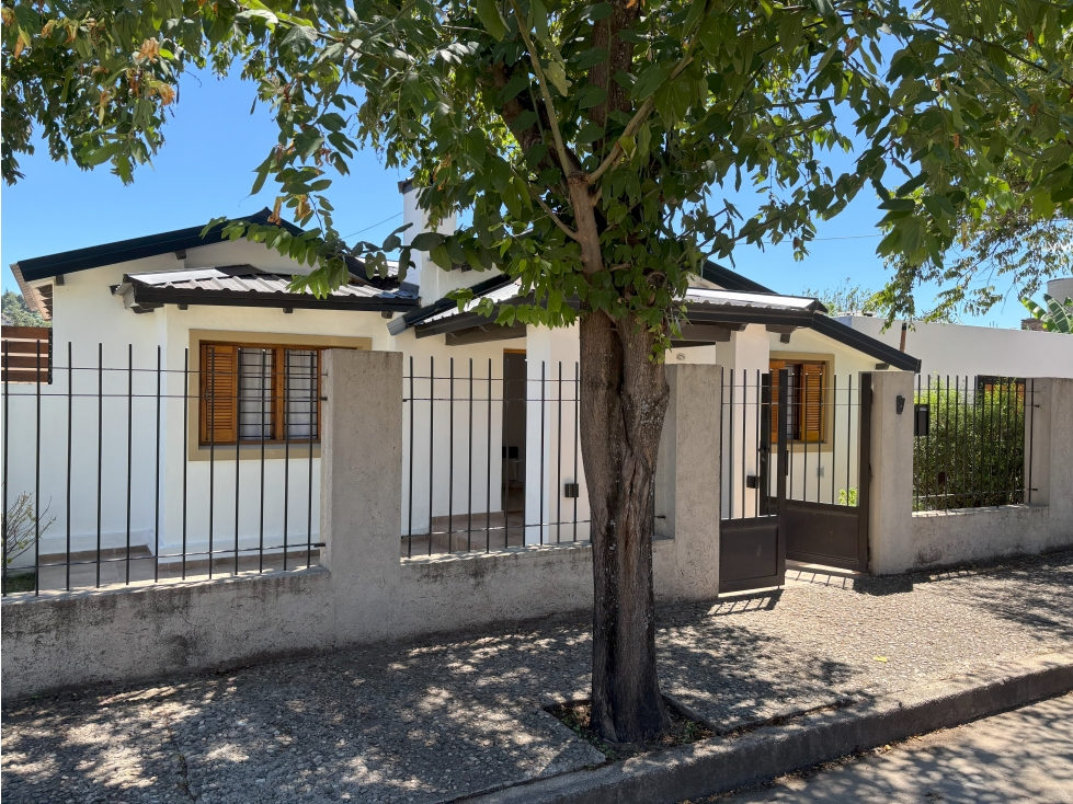 VENTA CASA APTO CREDITO 3 DORM. C/ PILETA LOS MANANTIALES CARLOS PAZ — foto 3