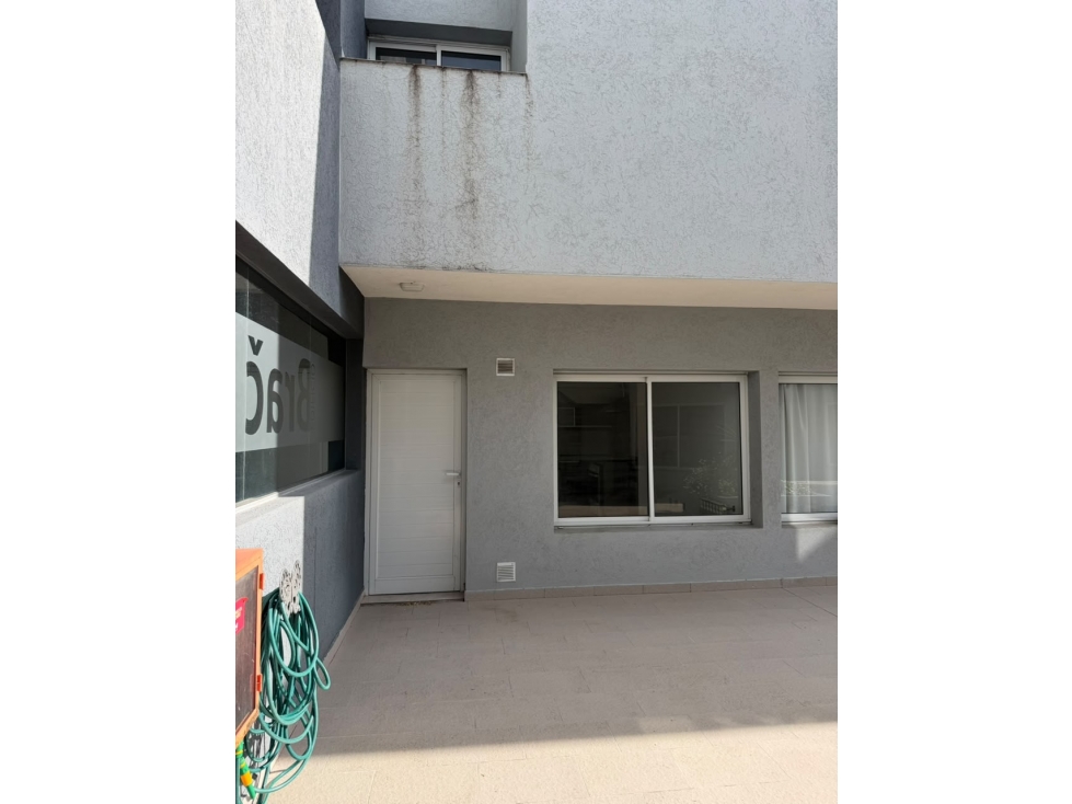 VENTA DÚPLEX 1 DORMITORIO CON PATIO Y COCHERA | VILLA CARLOS PAZ - 3