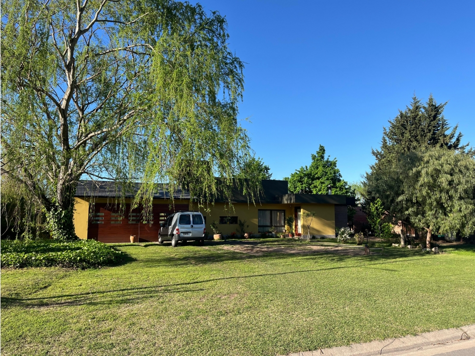 VENTA CASA 3 DORMITORIOS SOBRE LOTE DE 1.500 M² VALLE DEL GOLF - 6
