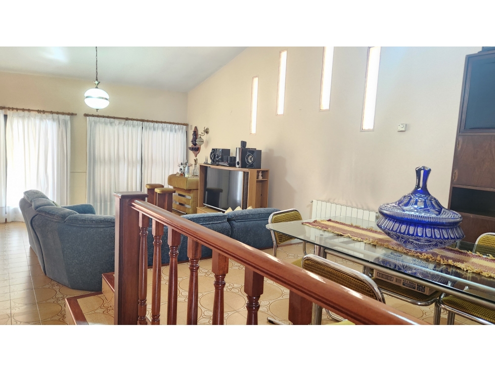 VENTA CASA AMPLIA 3 DORMITORIOS Y PILETA B° LA CUESTA CARLOS PAZ — foto 4