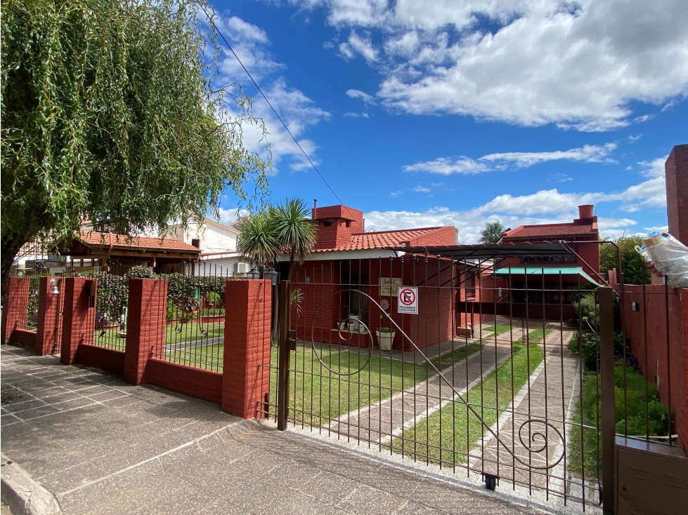 VENTA CASA 3 DORMITORIOS CON PILETA B° SANTA RITA CARLOS PAZ