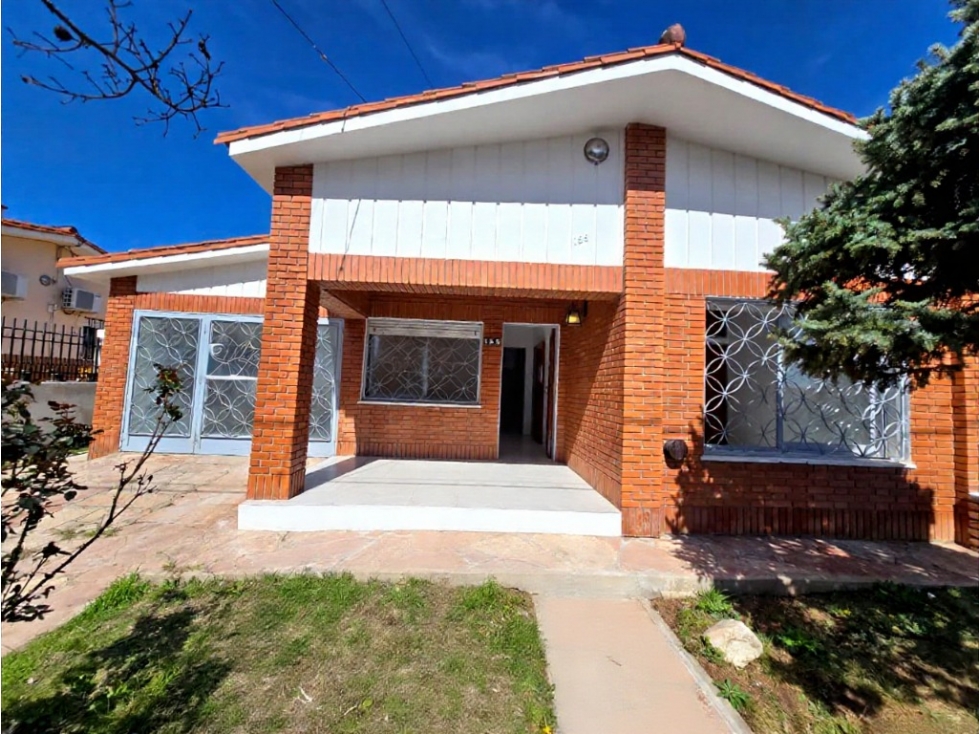 VENTA CASA + DEPARTAMENTO C/PILETA B° LAS MALVINAS CARLOS PAZ