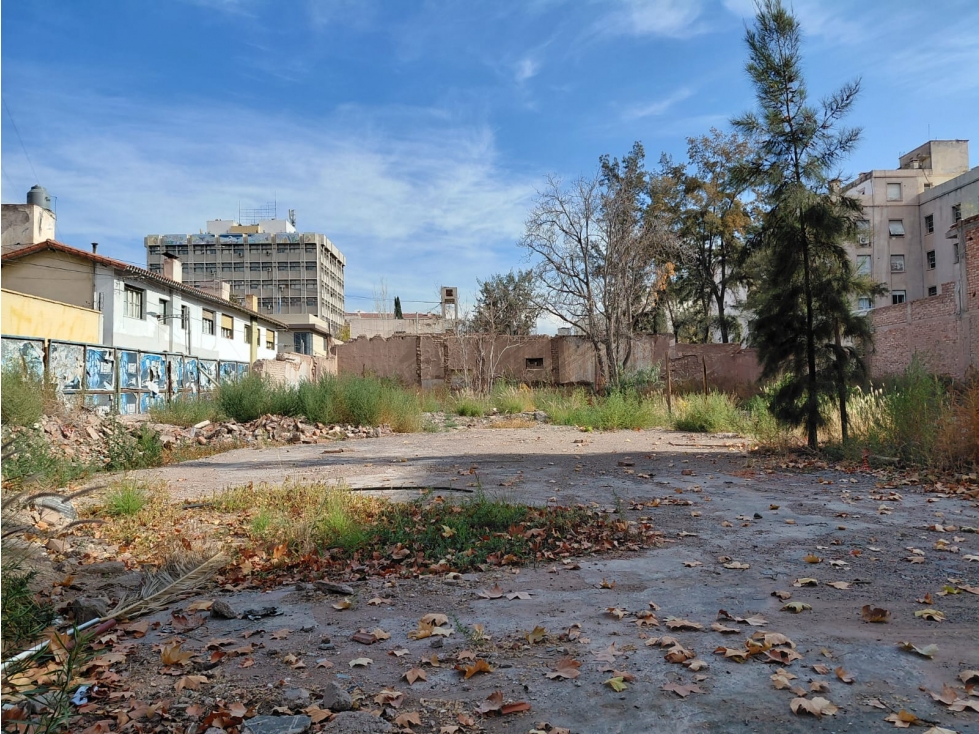 INKASA INMOBILIARIA - VENDE LOTE EN EXCELENTE UBICACION EN CAPITAL - 3