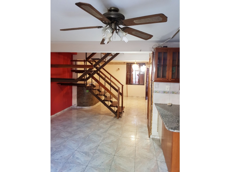 INKASA INMOBILIARIA - VENDE DUPLEX EN GODOY CRUZ - 1