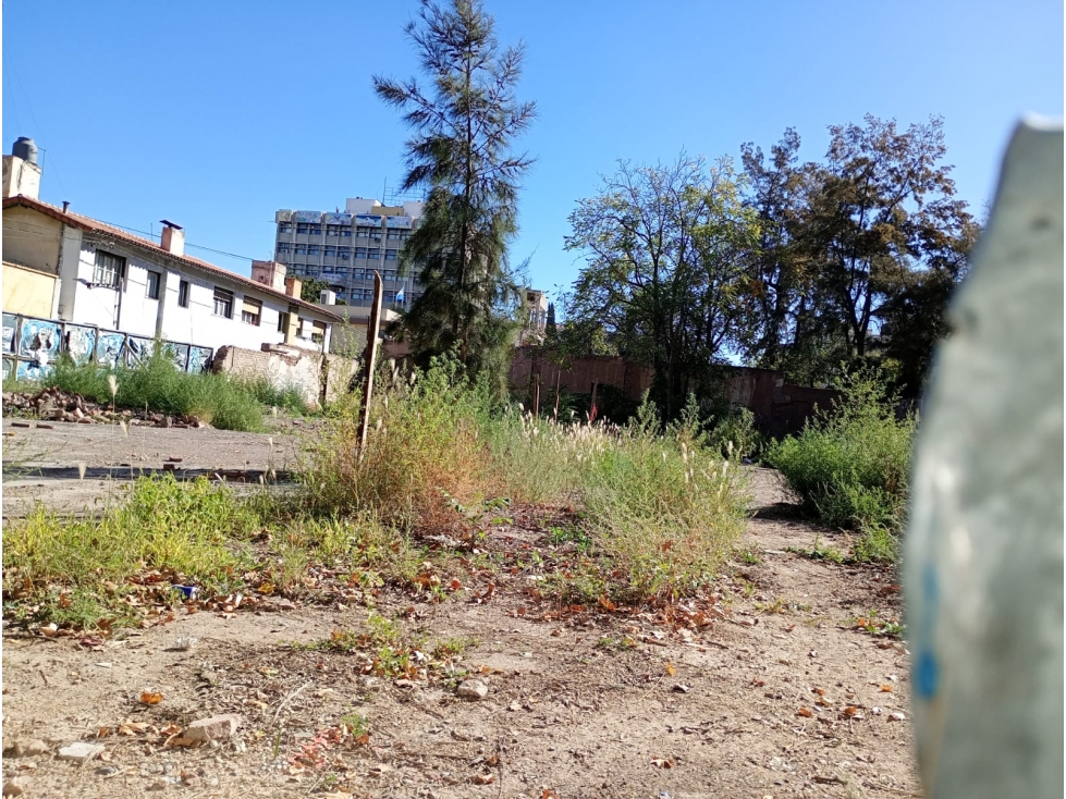 INKASA INMOBILIARIA - VENDE LOTE EN EXCELENTE UBICACION EN CAPITAL - 2