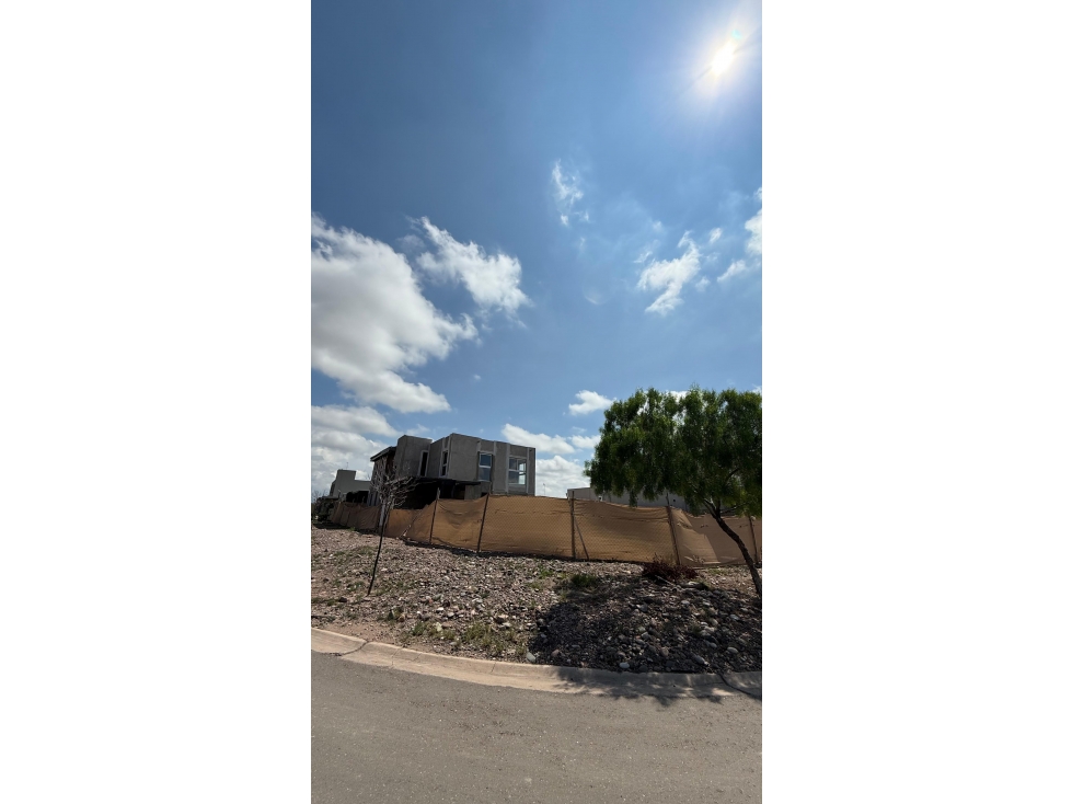 INKASA INMOBILIARIA - VENDE CASA EN BARRIO PRIVADO LOMAS DE RUSSELL - 2