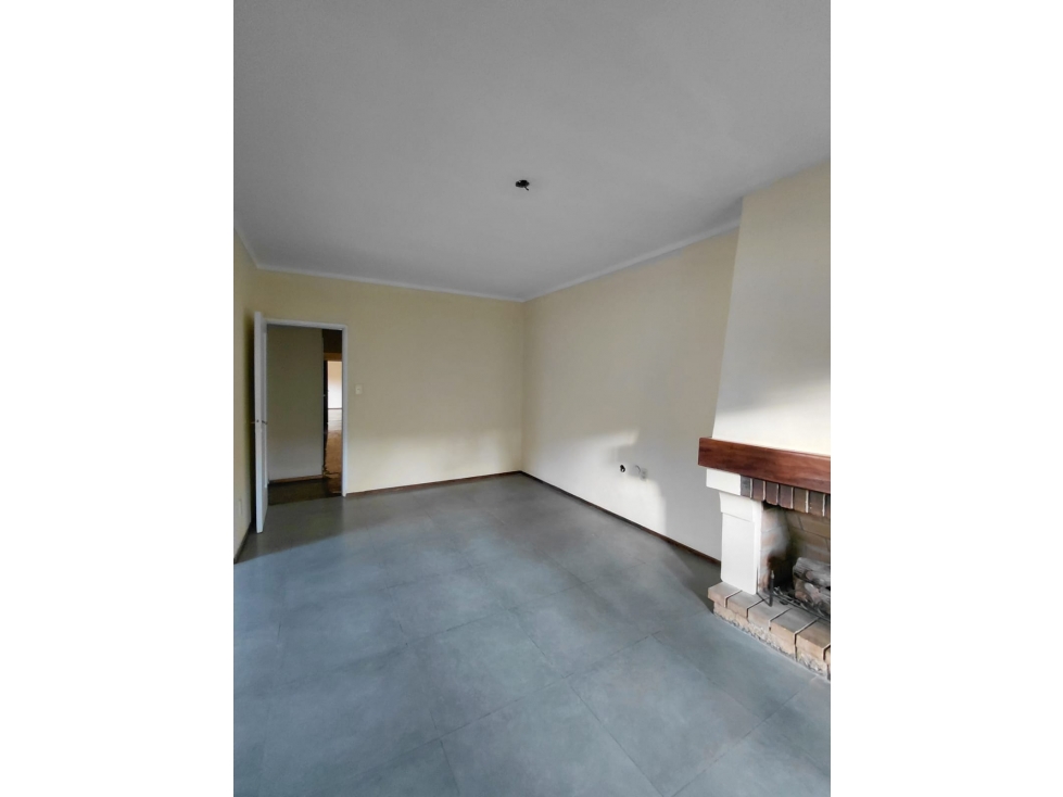 INKASA INMOBILIARIA - ALQUILA CASA EN BARRIO BOMBAL - GODOY CRUZ - 4