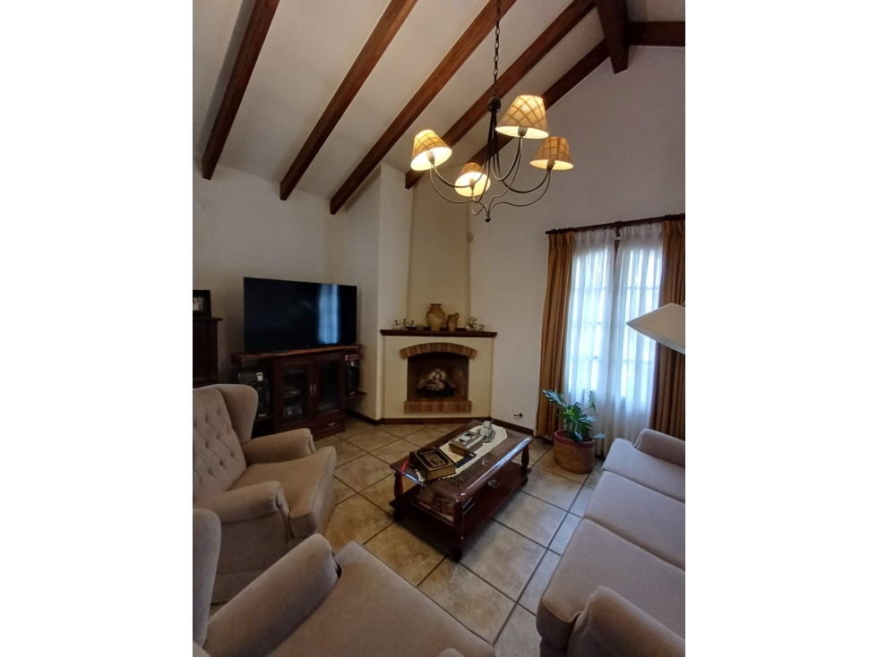 INMOBILIARIA INKASA - VENDE CASA EN BARRIO ALTO DORREGO - 3