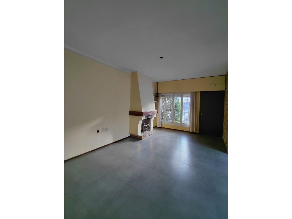 INKASA INMOBILIARIA - ALQUILA CASA EN BARRIO BOMBAL - GODOY CRUZ - 6