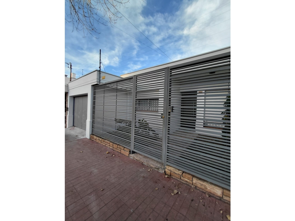 INKASA INMOBILIARIA - ALQUILA CASA EN BARRIO BOMBAL - GODOY CRUZ - 1