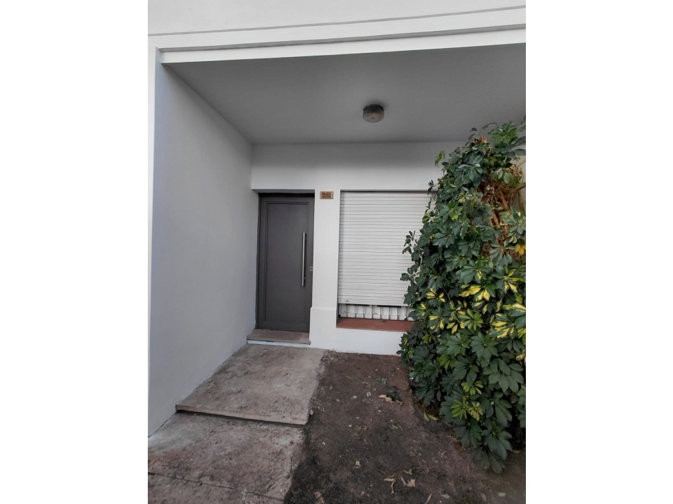 INKASA INMOBILIARIA - ALQUILA CASA EN BARRIO BOMBAL - GODOY CRUZ - 2