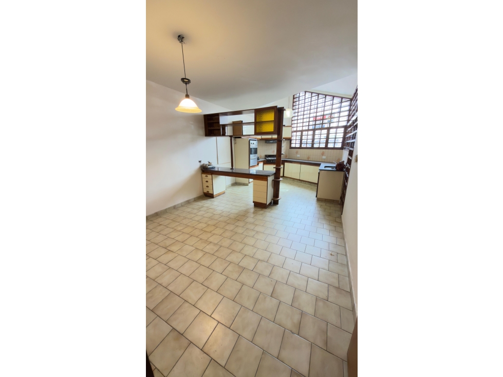 INKASA INMOBILIARIA - VENDE HERMOSA CASA EN CAPITAL - 2
