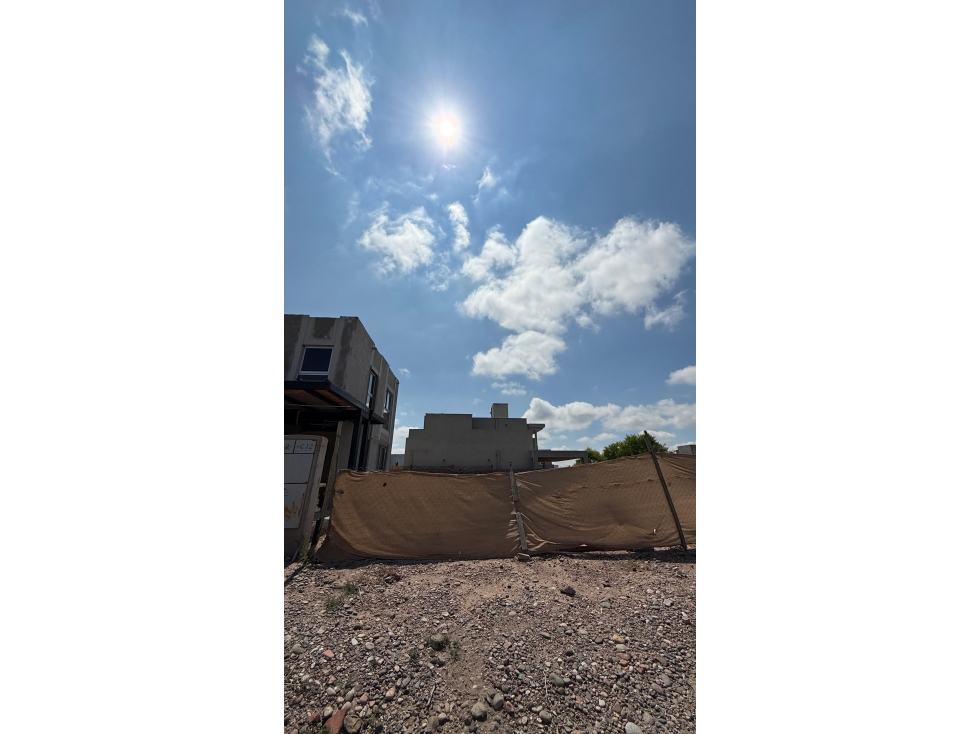 INKASA INMOBILIARIA - VENDE CASA EN BARRIO PRIVADO LOMAS DE RUSSELL - 4