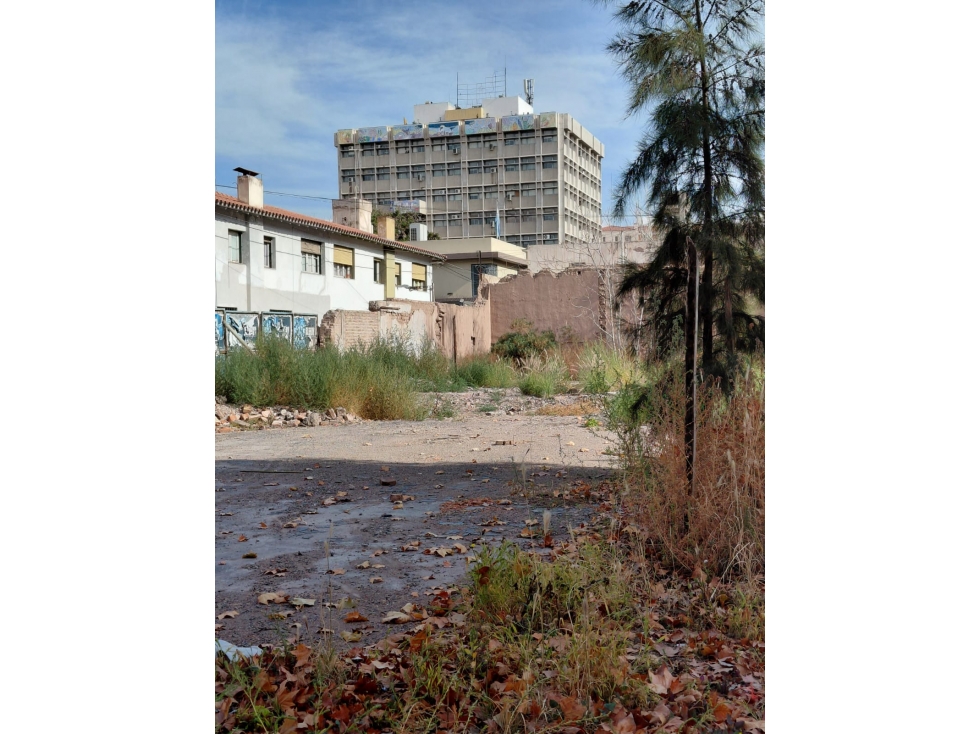 INKASA INMOBILIARIA - VENDE LOTE EN EXCELENTE UBICACION EN CAPITAL - 4