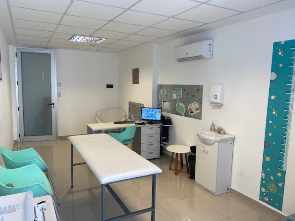VENTA CONSULTORIO EN CENTRO MEDICO CANDELARIA - 3