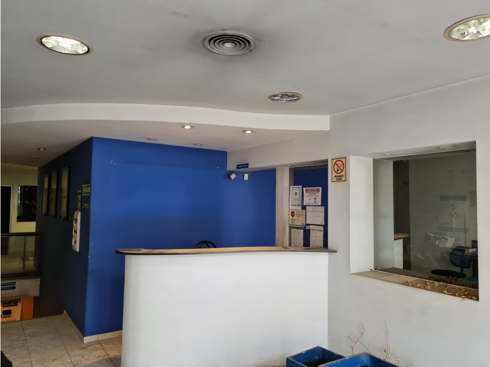 SE ALQUILA LOCAL CON 6 OFICINAS EN ALBERDI - 2