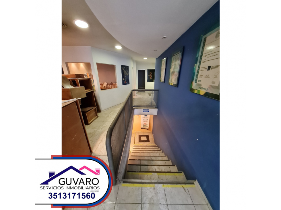 Se Vende Imponente Local en Alberdi de 2 Plantas - 5