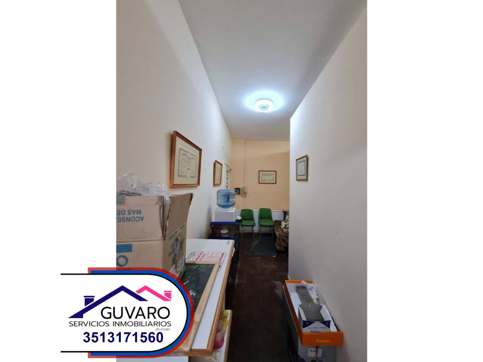 Se Vende Amplia Oficina Céntrica de 2 Esc C/patio de uso exclusivo - 3