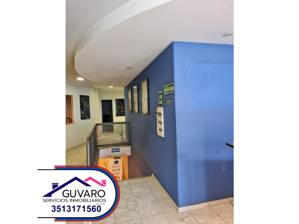 Se Vende Imponente Local en Alberdi de 2 Plantas - 3
