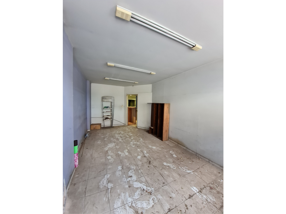 SE ALQUILA LOCAL CON 6 OFICINAS EN ALBERDI - 5