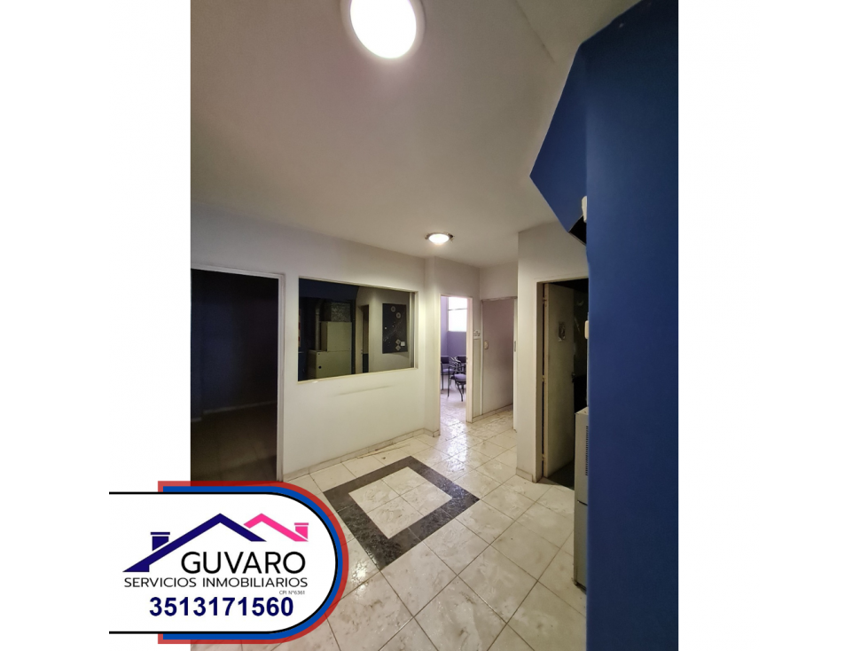 Se Vende Imponente Local en Alberdi de 2 Plantas - 6