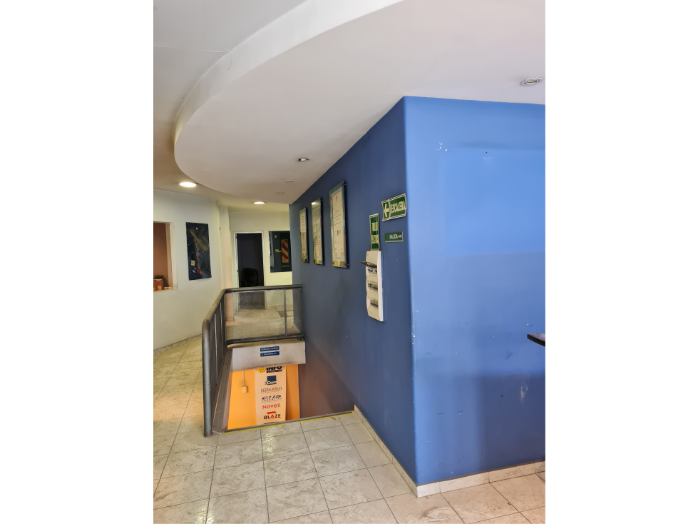 SE ALQUILA LOCAL CON 6 OFICINAS EN ALBERDI - 6