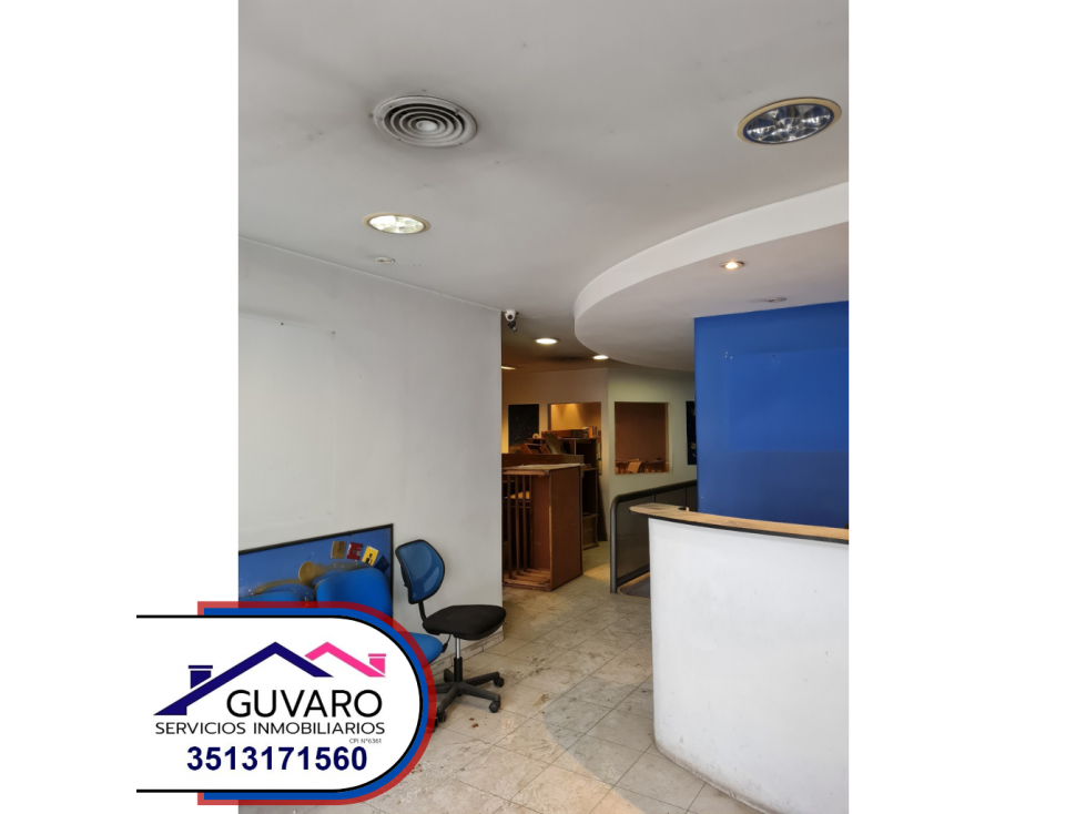 Se Vende Imponente Local en Alberdi de 2 Plantas - 4