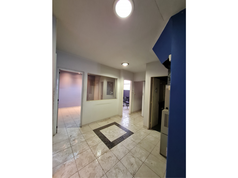 SE ALQUILA LOCAL CON 6 OFICINAS EN ALBERDI - 1