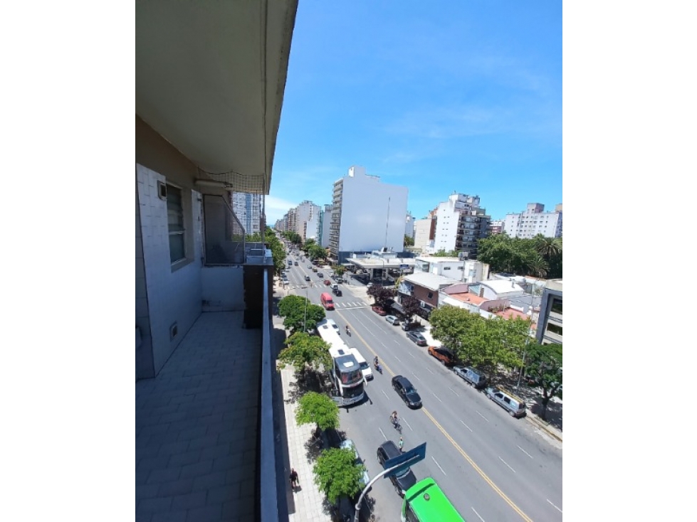 ***RESERVADO*** Mono-ambiente. A la calle con balcón. Cel. 2235421919. - 2