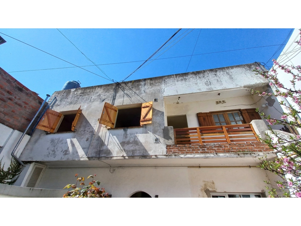 PH 3 amb. en Alquiler. Barrio Pompeya. Cel. 2235421919