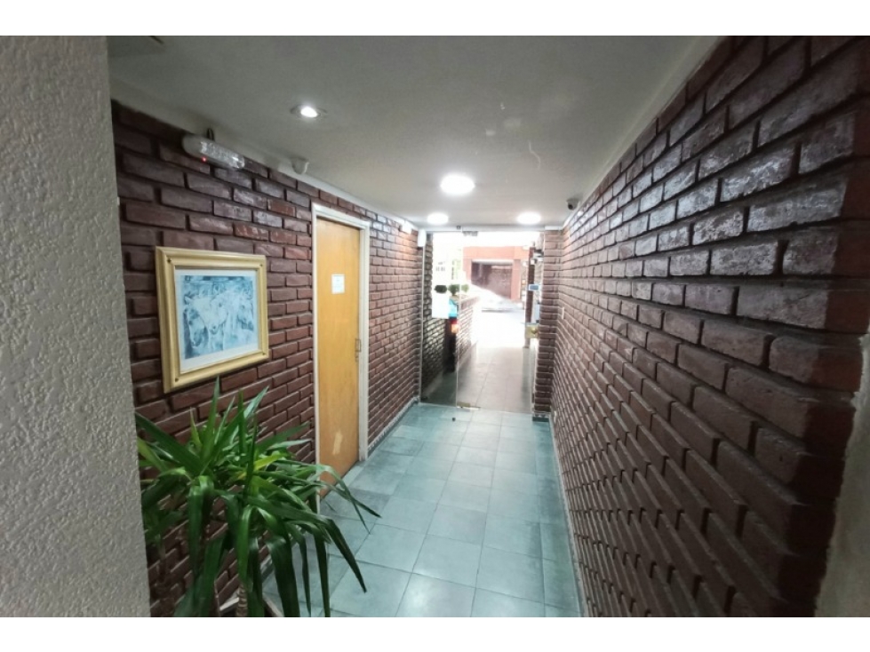 Venta. Mono-ambiente con balcón. Reciclado, amoblado y equipado. — foto 4