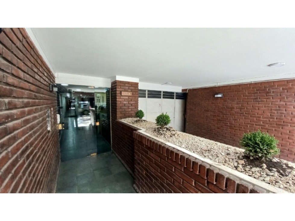 Venta. Mono-ambiente con balcón. Reciclado, amoblado y equipado. — foto 2