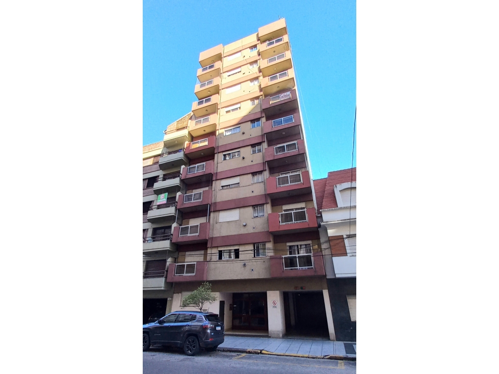 Venta. Departamento 2 amb. con 2 patios. La Perla. Cel. 2235421919 - 2