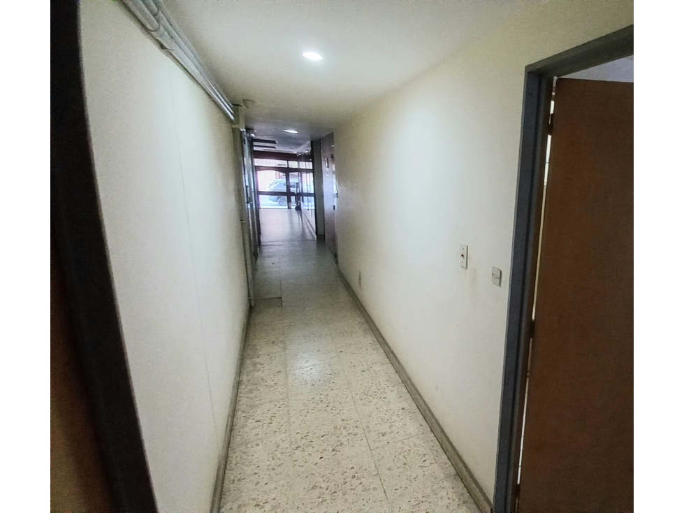 Venta. Departamento 2 amb. con 2 patios. La Perla. Cel. 2235421919 - 6