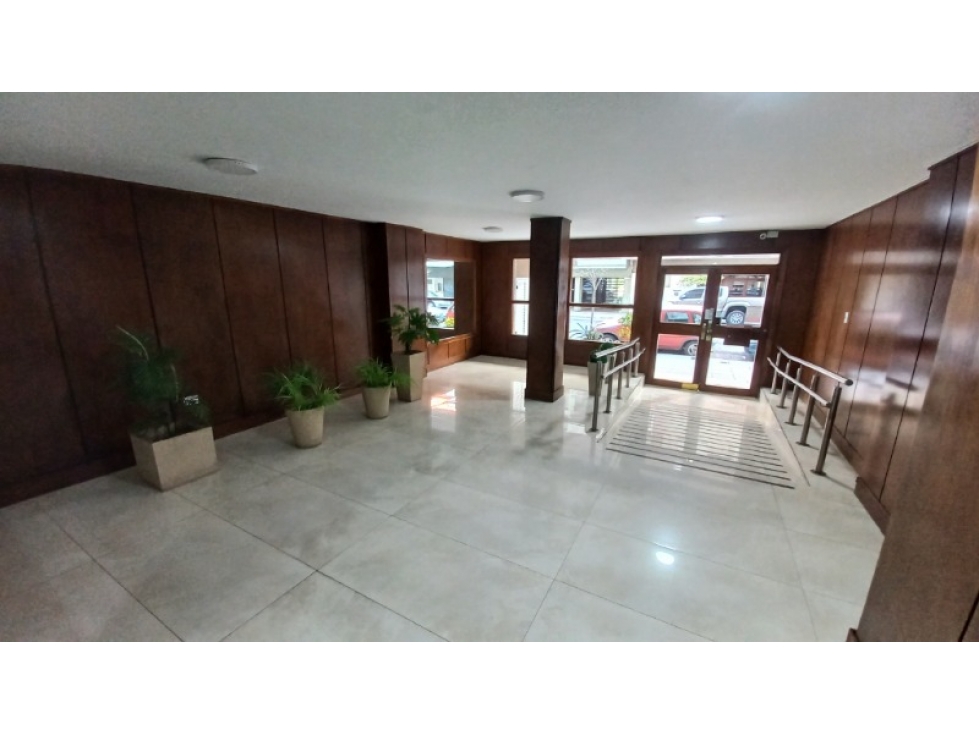 Departamento 4 amb. 2 baños y Cochera. La Perla. Cel 2235421919 - 4