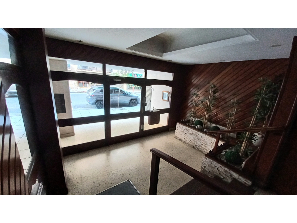 Venta. Departamento 2 amb. con 2 patios. La Perla. Cel. 2235421919 - 5