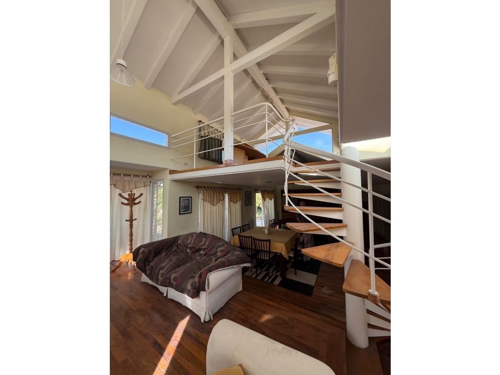 VENDE HERMOSA CASA ESQUINA ubicada en calle Juan José Paso, Luján. - 5