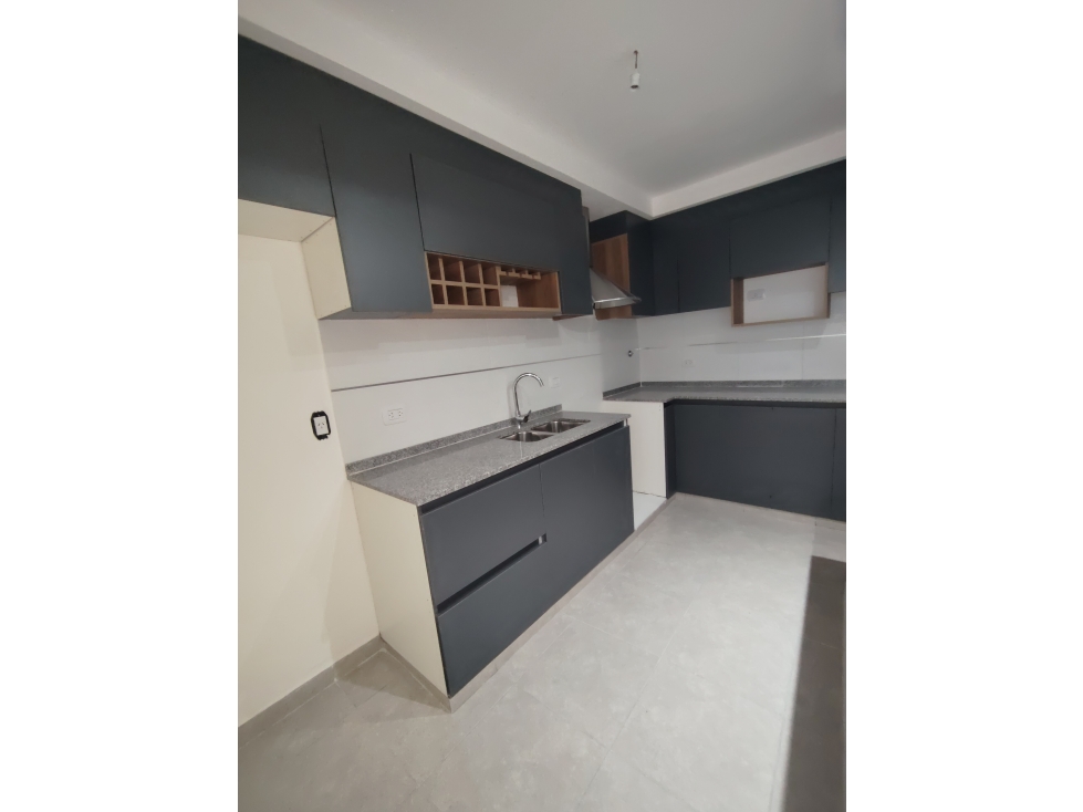 VENDE CASA ESQUINA RECICLADA A NUEVA Ubicada en 6ta sección de Ciudad - 2