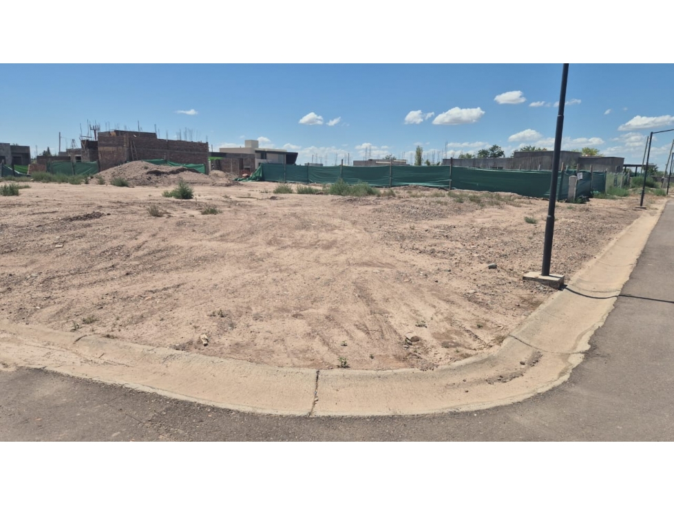 VENDE LOTES en Barrio Privado Las Retamas - 3