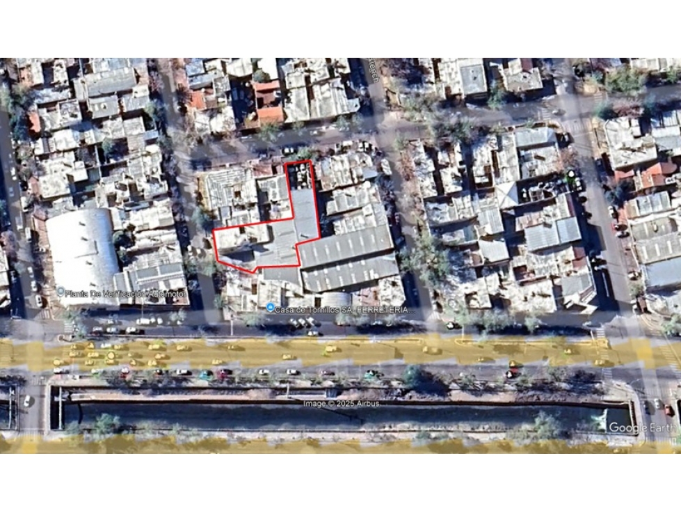 VENDE GALPÓN CON OFICINAS Y DOS DEPARTAMENTOS en DORREGO, GUAYMALLÉN. - 2