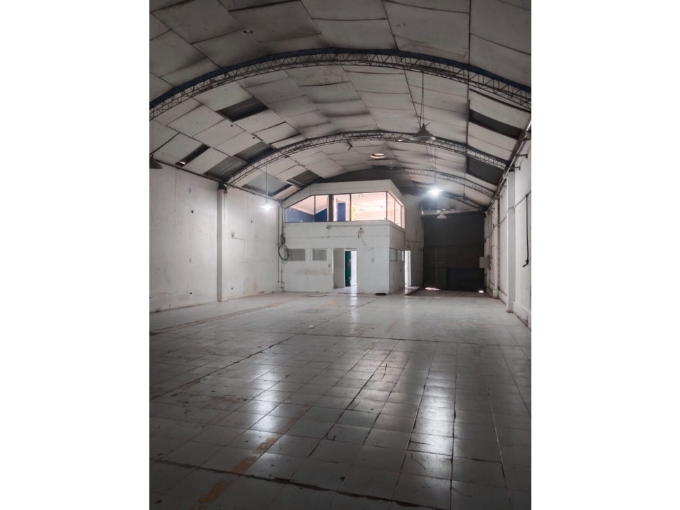 VENDE GALPON CON OFICINAS - EN CALLE ALEM - GODOY CRUZ- MENDOZA - 1
