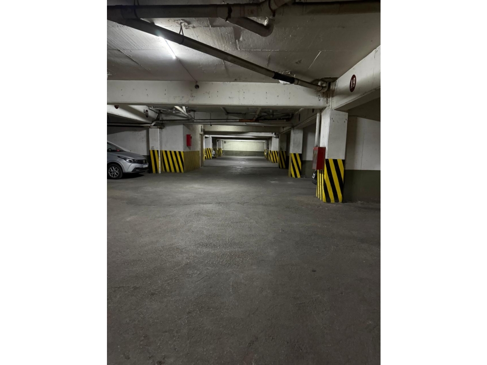 VENDE 2 COCHERAS Ubicadas en el Edificio Don Bosco 73 MENDOZA. - 2