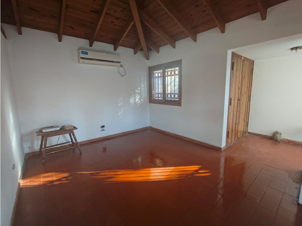 ¡Â¡VENDE CASA!! Ubicada en calle Roca de Godoy Cruz. - 4