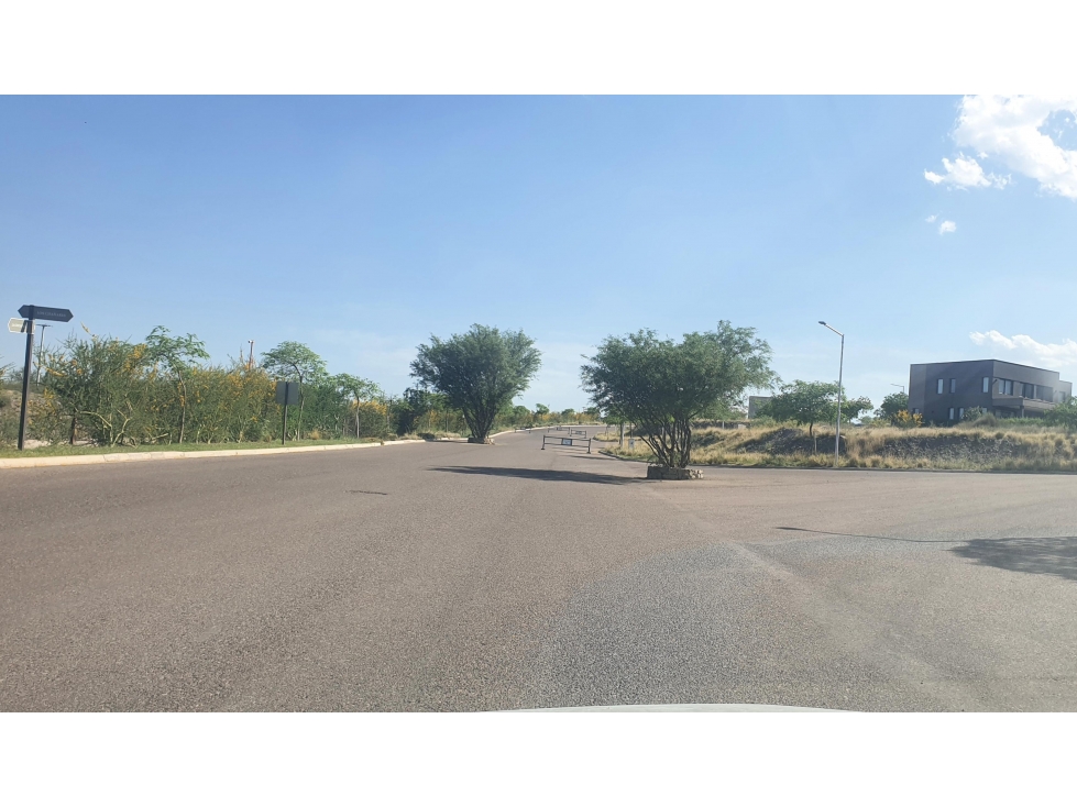 VENDE LOTE ESQUINA EN EL EXCLUSIVO BARRIO PRIVADO MENDOZA NORTE - 3