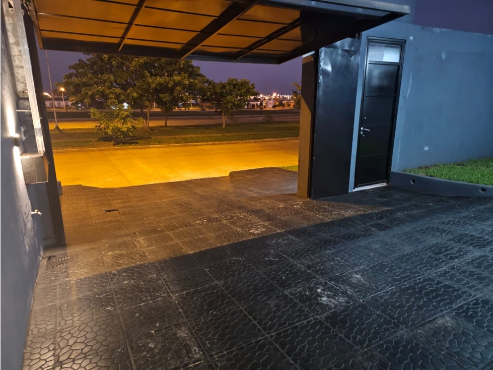 VENDO IMPRESIONANTE CASA A ESTRENAR C/ PISCINA EN POSADAS MNES — foto 2