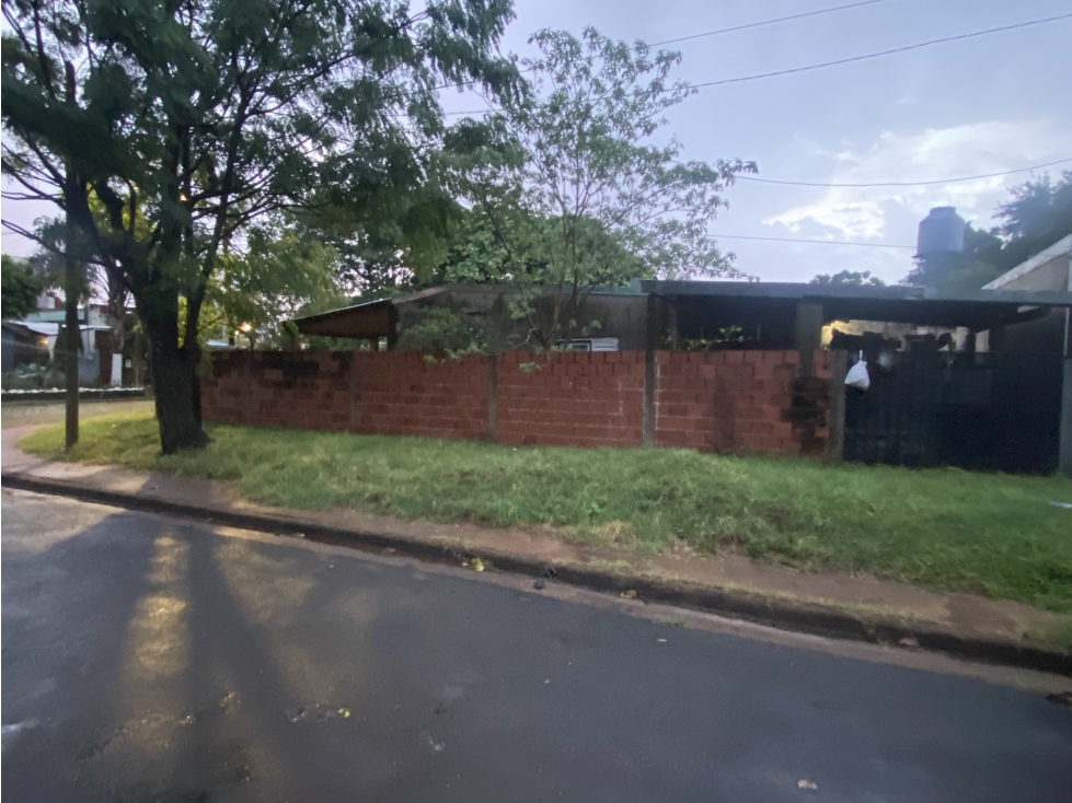 VENDO 3 CASAS EN TERRENO EN ESQUINA - POSADAS MNES - 3