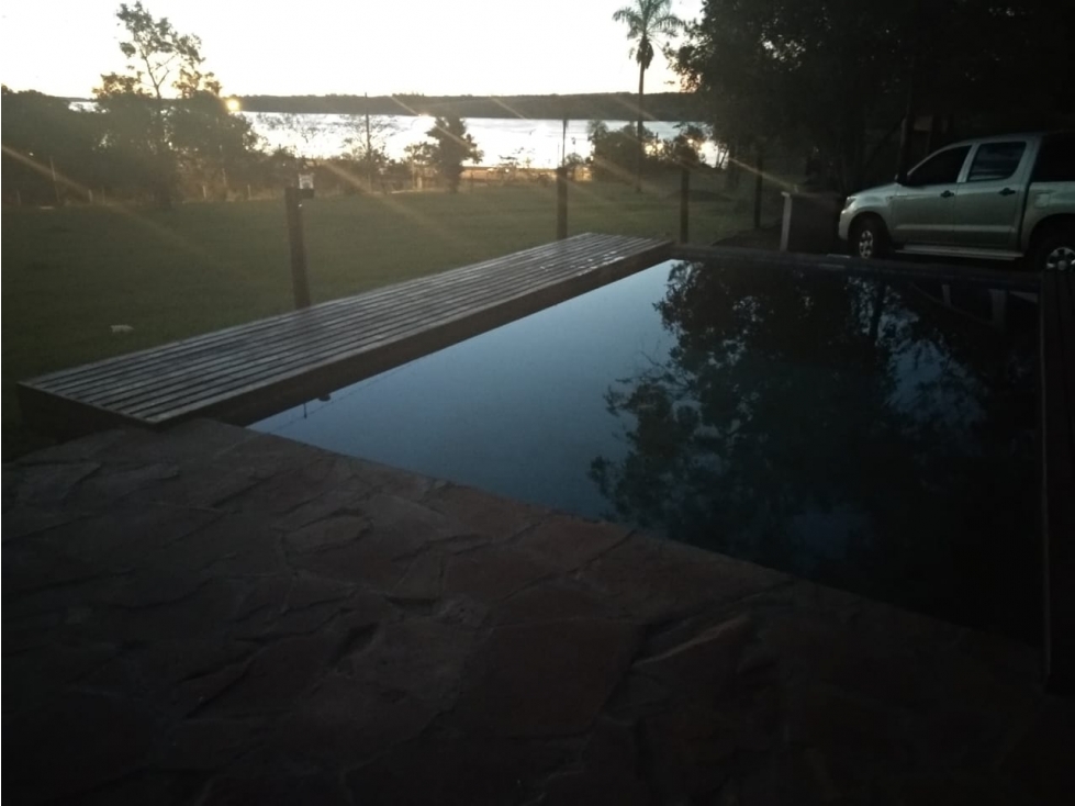 VENDO CASA EN AMPLIO TERRENO, QUINCHO Y PILETA, CANDELARIA MNES - 2